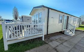 8 Berth Caravan By The Beautiful Beach Of Hunstanton In Norfolk Ref 23006W